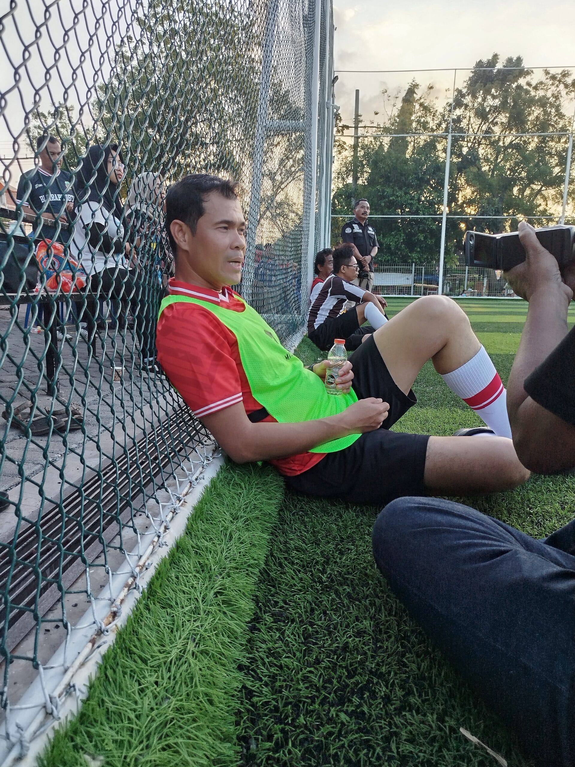 Kapolresta Probolinggo Gelar "Piramida Ngopi Bareng" Bersama Media, Pererat Sinergi Lewat Sepak Bola Persahabatan