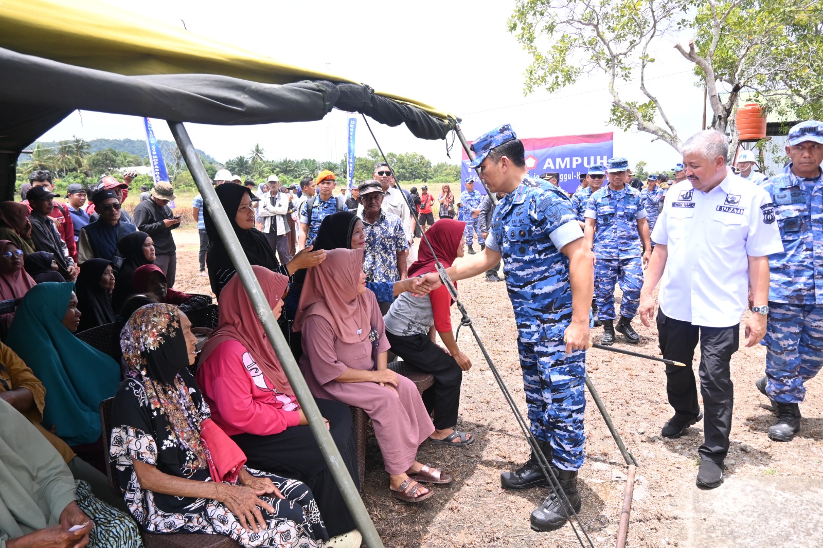 Lanud Sultan Hasanuddin dan Kelompok Tani Pinrang Garap Lahan Bersama Dukung Program Ketahanan Pangan Pemerintah