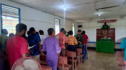 Ibadah Penuh Cinta: Harmoni TNI dan Jemaat di Gereja YPK Tomerau