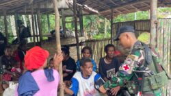 Satgas Yonif 126/KC Sapa Warga Kampung Maju: Gelar Pengobatan Keliling dan Kenali Budaya Mengunyah Pinang