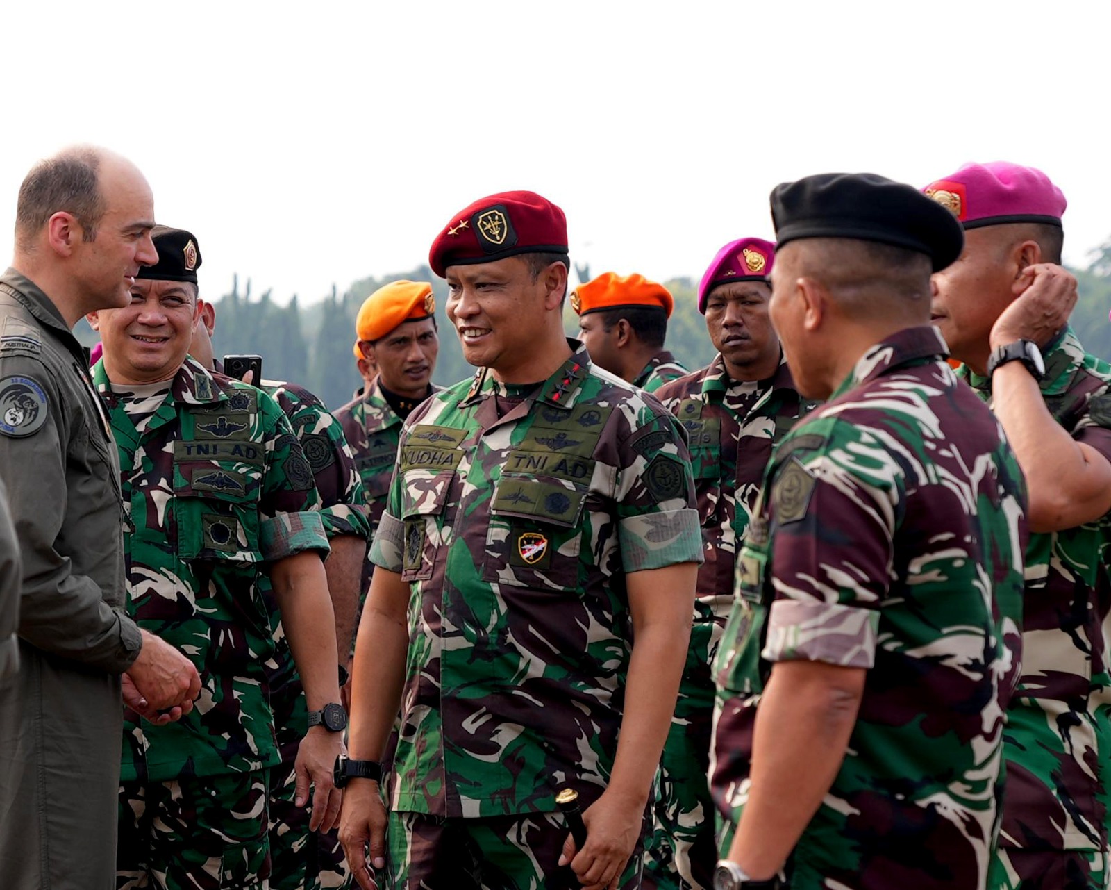 Pasukan Elit TNI Tiba Di Tanah Air Usai Sukses Jalani Latihan Militer Gabungan di Australia Pasukan Elit TNI Tiba Di Tanah Air Usai Sukses Jalani Latihan Militer Gabungan di Australia