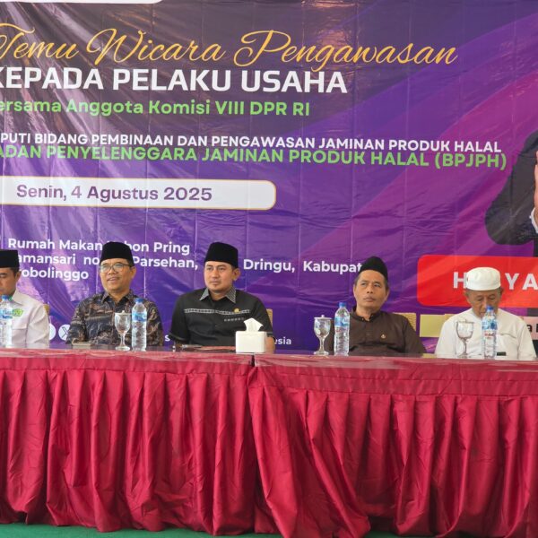 Meningkatkan kesadaran dan kepatuhan pelaku usaha terhadap regulasi halal