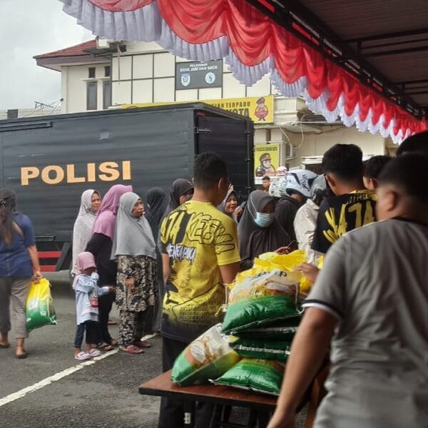 Polresta Sorong Gelar Gerakan Pangan Murah Sambut HUT RI ke-80