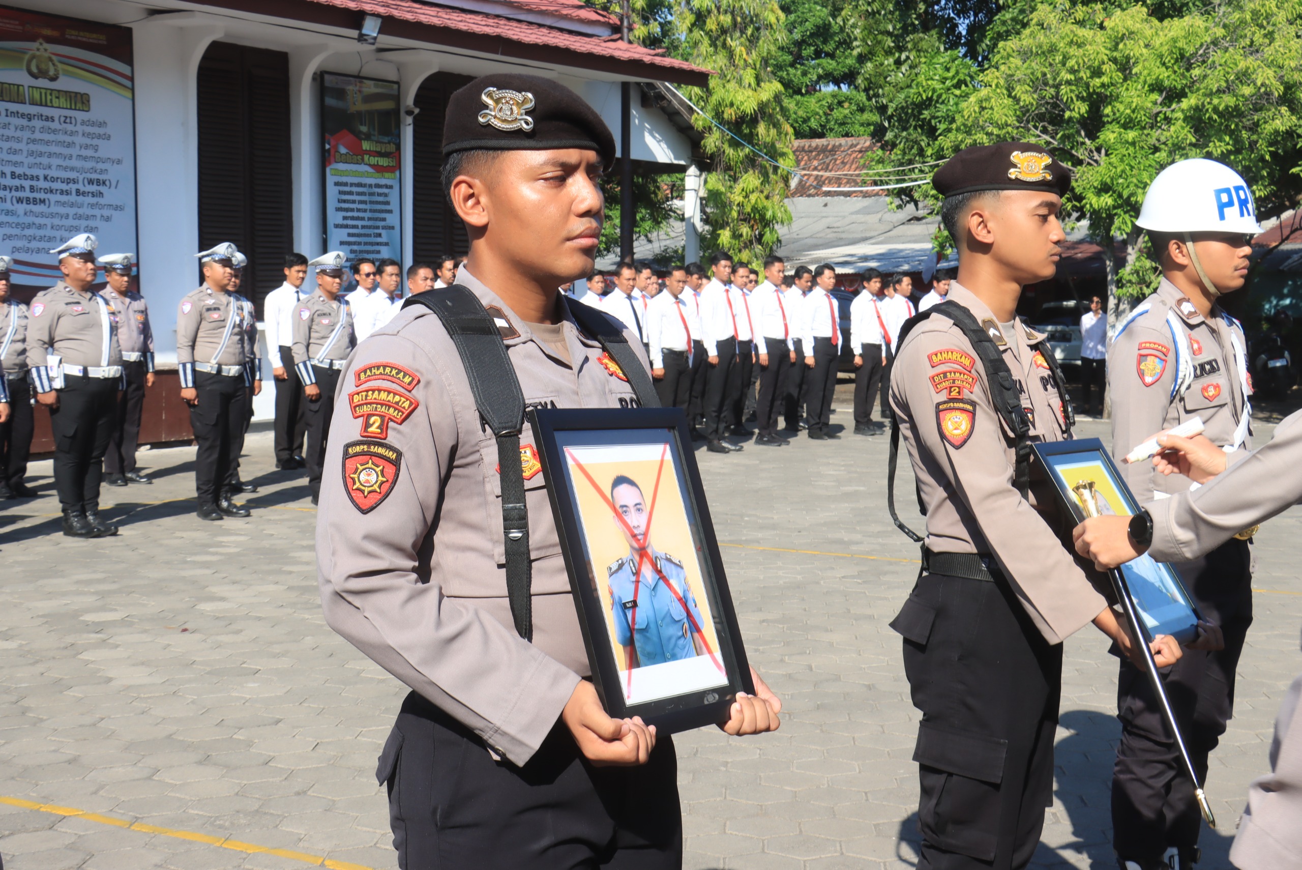 Pimpin Upacara PTDH 2 Anggota, Ini Kata Kapolres Probolinggo Kota