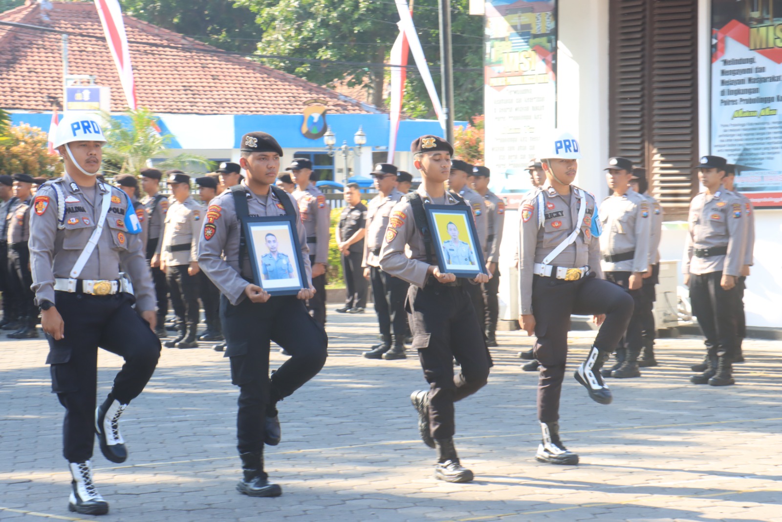 Pimpin Upacara PTDH 2 Anggota, Ini Kata Kapolres Probolinggo Kota