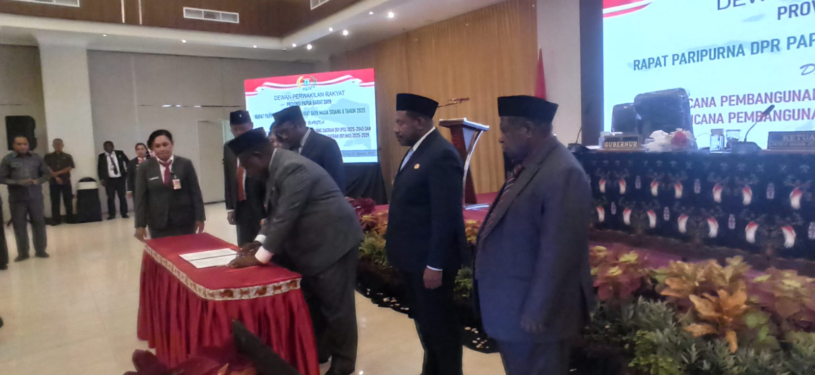DPRP Papua Barat Daya Tetapkan RPJPD 2025–2045 dan RPJMD 2025–2029 Jadi Perda