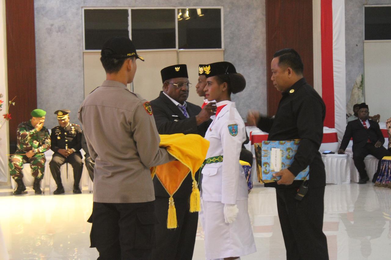 Pengukuhan Paskibraka Kabupaten Maybrat 2025, Bupati Karel Murafer: Tunaikan Tugas Dengan Penuh Kehormatan