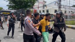 Polisi Tangkap 10 Pelaku Perusakan dan Membuka Blokade Jalan di Sorong