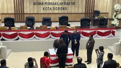 Wakil Ketua DPR Kota Sorong Buka Rapat Paripurna XIV Penyerahan Ranperda RPJMD 2025–2030