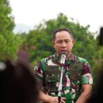 Panglima TNI Ajak Masyarakat Ciptakan Rasa Aman dan Damai serta Jangan Mudah TerprovokasiPanglima TNI Ajak Masyarakat Ciptakan Rasa Aman dan Damai serta Jangan Mudah Terprovokasi Panglima TNI Ajak Masyarakat Ciptakan Rasa Aman dan Damai serta Jangan Mudah TerprovokasiPanglima TNI Ajak Masyarakat Ciptakan Rasa Aman dan Damai serta Jangan Mudah Terprovokasi