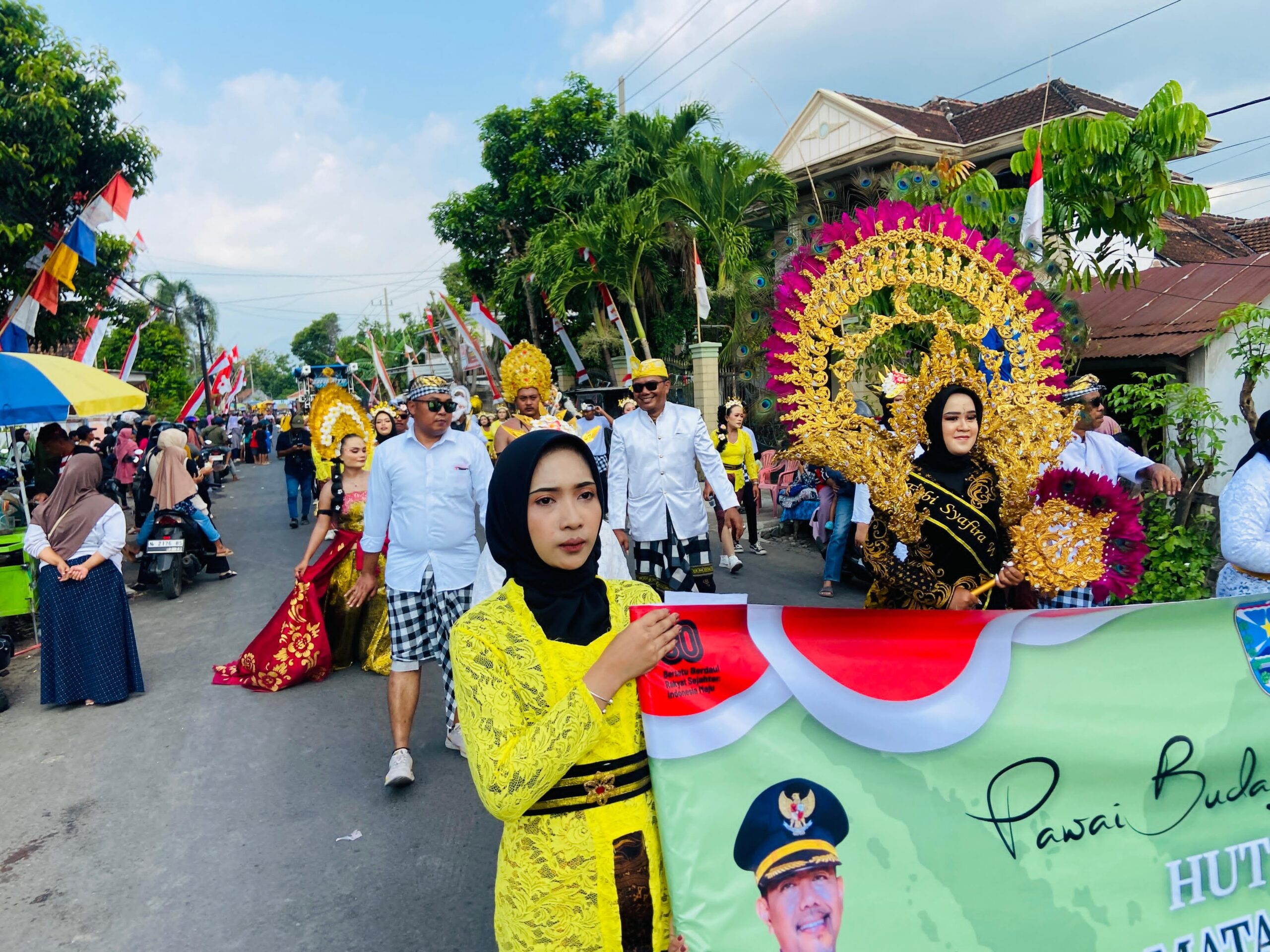 Karnaval Se-Kabupaten Probolinggo, Tim Wilayah Barat Tampilkan Kemeriahan Hut RI Yang ke-80