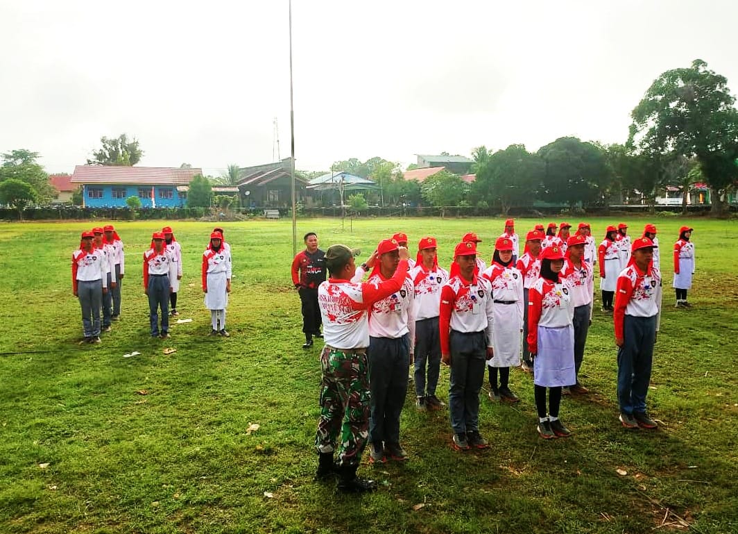 Latih Kedisiplinan dan Keterampilan, Babinsa Matangkan Persiapan Paskibra Kecamatan Muara Muntai