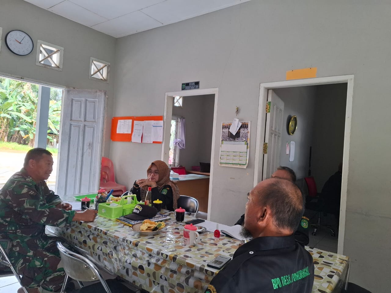 Babinsa Lakukan Komsos Bersama BPD, Wujud Sinergi Bersama Pemerintahan Desa