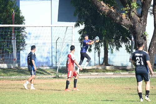 Laga Persahabatan, Lanud Sultan Hasanuddin dan Kosek II Gelar Pertandingan Sepak Bola