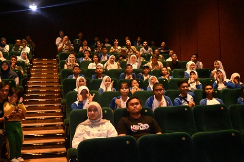 Lanud Sultan Hasanuddin Ajak Anak Sekolah Angkasa, Nonton “Believe”, Tanamkan Nilai-Nilai Positif