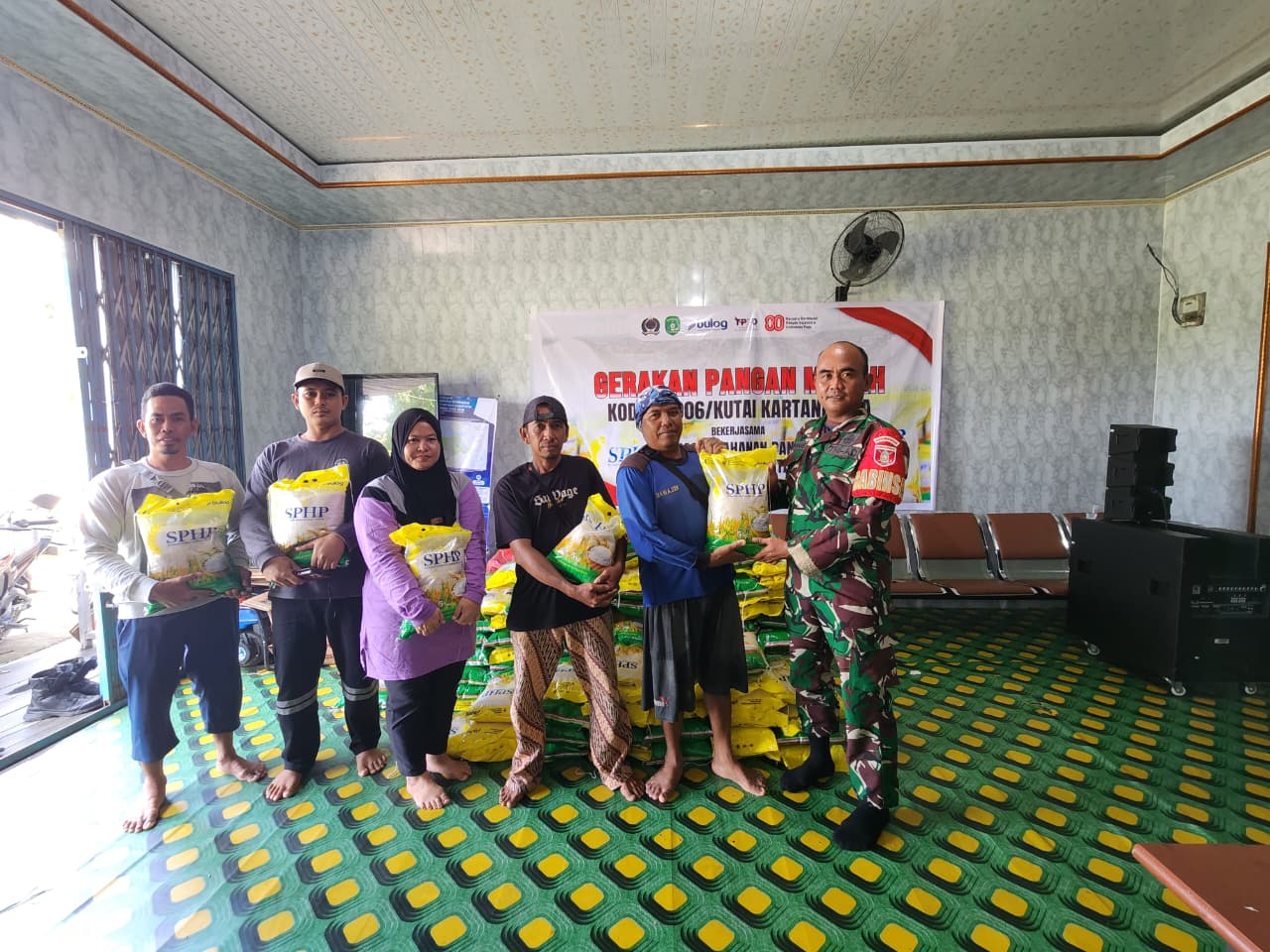 Kodim 0906/kkr Bersama Perum Bulog Gelar Kerja Sama Dalam Gerakan Pangan Murah Untuk Masyarakat