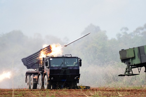 Panglima TNI Dampingi Menhan RI Tinjau Latihan Puncak Super Garuda Shield di Baturaja