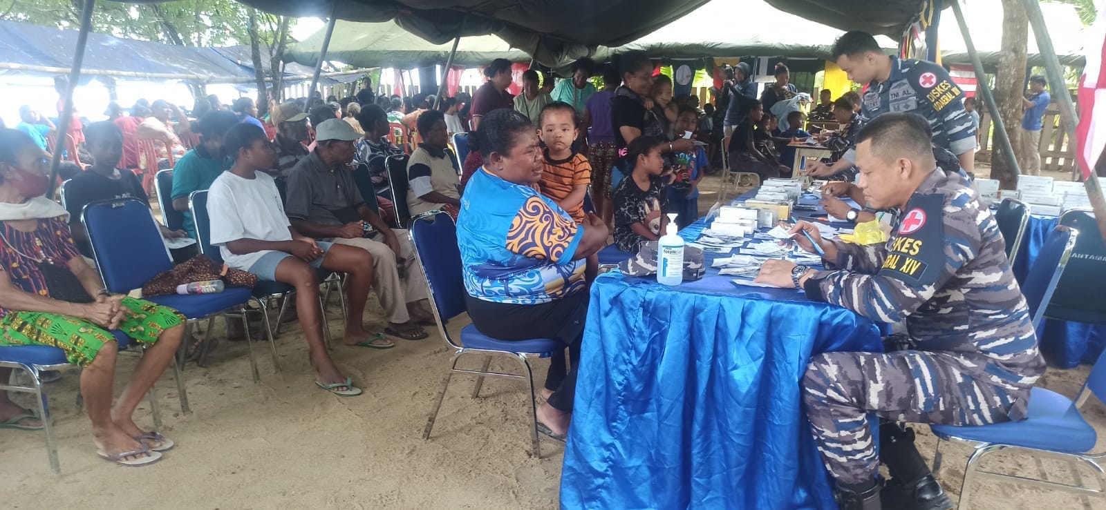 Bakti Kesehatan Gratis dan Sembako untuk Warga Pesisir Sorong, HUT TNI AL ke-80
