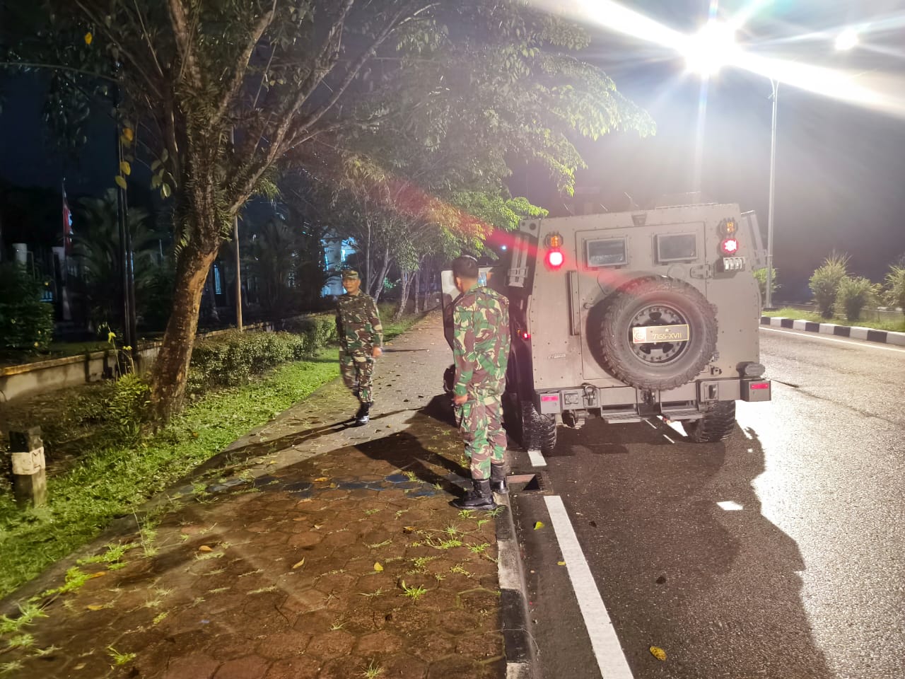 Jaga Situasi Kamtibmas Agar Tetap Kondusif Menjelang Peringatan HUT Ke-80 TNI, Kodim 1710/Mimika Gelar Patroli Wilayah