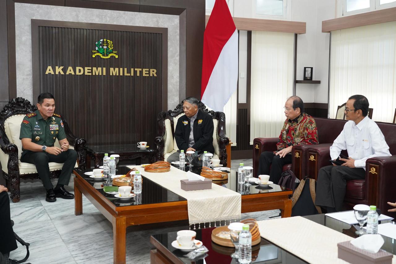 Audiensi Diskusi Inisiatif Program Kecerdasan Buatan di Akademi Militer