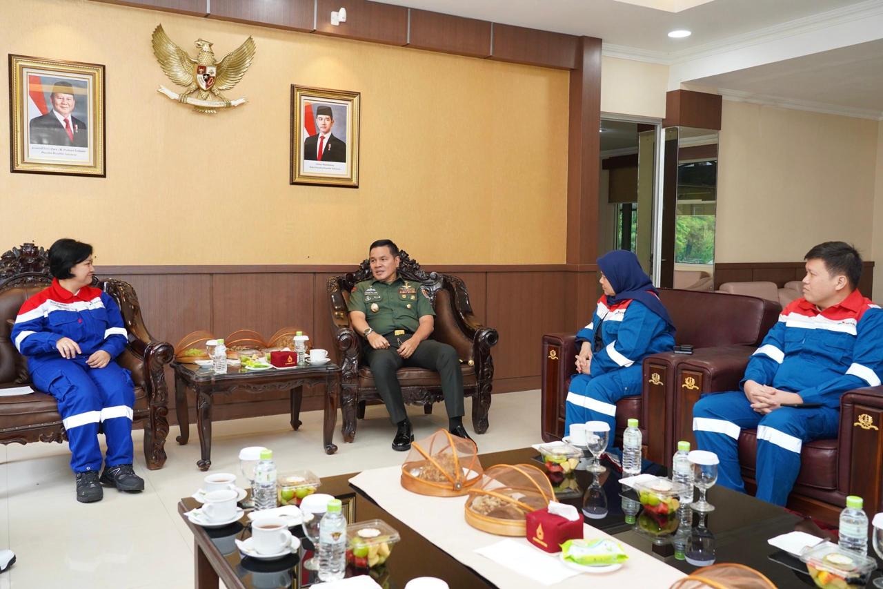Gubernur Akmil Hadiri Penutupan Pelatihan Bela Negara Calon Pekerja Pertamina 2025