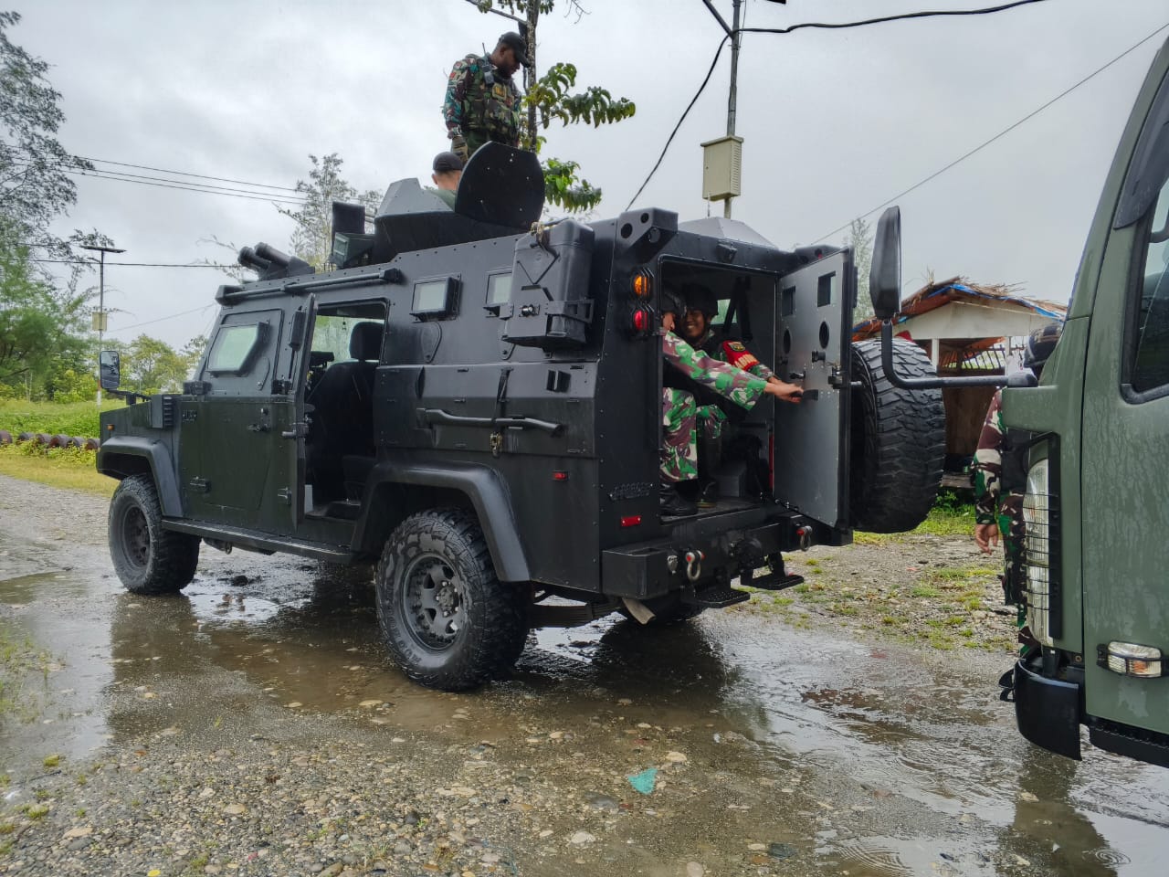 Jelang Peringatan HUT Ke-80 TNI, Personel Kodim 1715/Yahukimo Gelar Patroli Gabungan