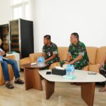 Mabes TNI Pererat Silaturahmi dengan Sesepuh Jenderal TNI (Purn) Dr. Moeldoko Mabes TNI Pererat Silaturahmi dengan Sesepuh Jenderal TNI (Purn) Dr. Moeldoko