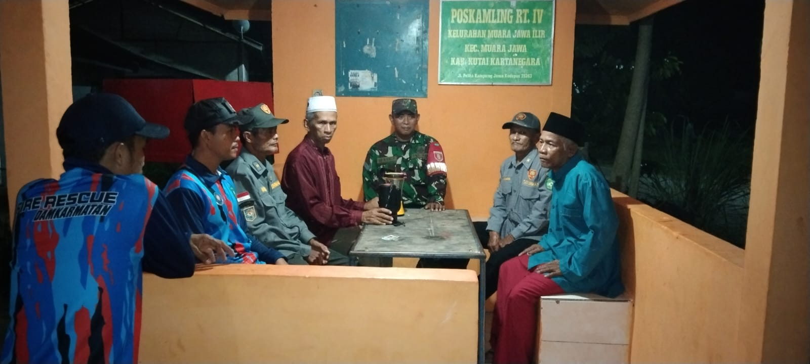 Babinsa dan Linmas Rutin Lakukan Patroli Siskamling, Wujudkan Rasa Aman dan Nyaman Warga