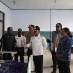 TNI Bersama Pejabat Pemda Laksanakan Anjangsana di RSUD Mulia TNI Bersama Pejabat Pemda Laksanakan Anjangsana di RSUD Mulia