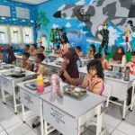 SPPG Lanud Sultan Hasanuddin Salurkan Ribuan Paket Makan Bergizi Gratis SPPG Lanud Sultan Hasanuddin Salurkan Ribuan Paket Makan Bergizi Gratis