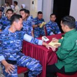 Peduli Sesama, Personel Lanud Sultan Hasanuddin Turut Aksi Donor Darah, Peringati HUT ke-80 TNI Peduli Sesama, Personel Lanud Sultan Hasanuddin Turut Aksi Donor Darah, Peringati HUT ke-80 TNI