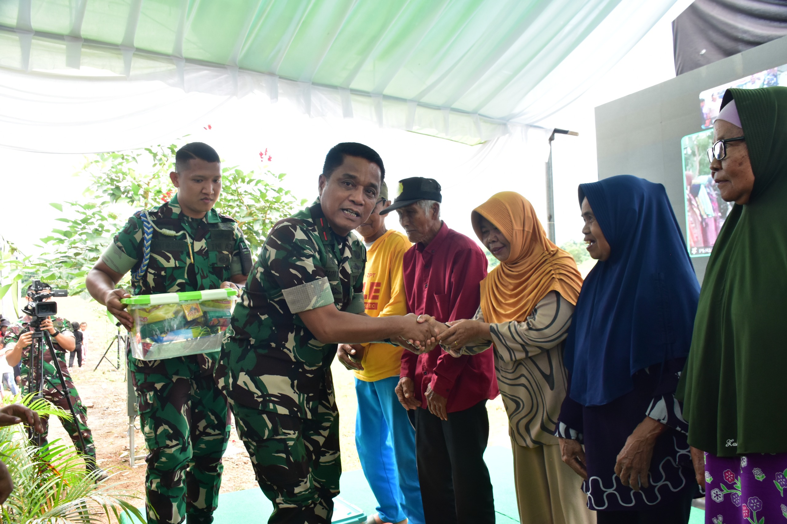 Peresmian Rusun dan Hunian Modular TNI di Kodam VI/Mulawarman, Sinergitas TNI AD dan Kementerian PU Sejahterakan Prajurit Peresmian Rusun dan Hunian Modular TNI di Kodam VI/Mulawarman, Sinergitas TNI AD dan Kementerian PU Sejahterakan Prajurit