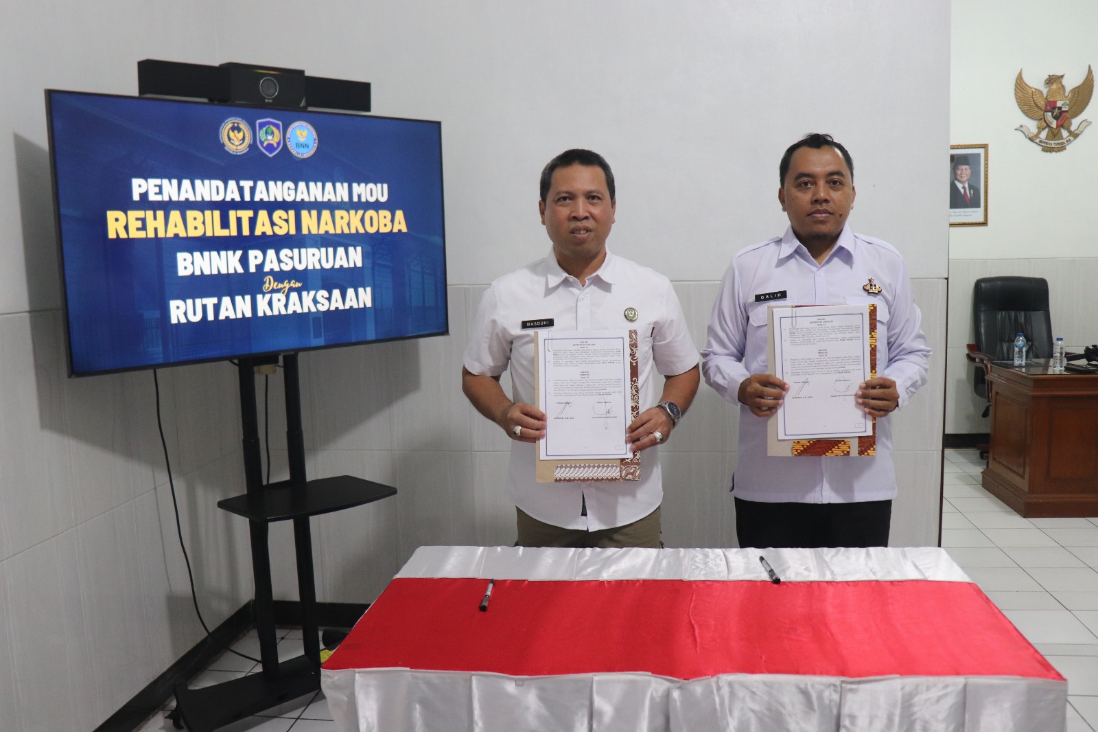 Karutan Kraksaan Bersama BNNK Pasuruan Tandatangani Nota Kesepahaman, Luncurkan Program Rehabilitasi WBP Narkoba.