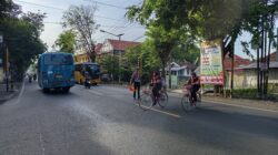 Polantas Probolinggo Gelar Poros Pagi Bantu Pelajar Menyebrang Jalan Polantas Probolinggo Gelar Poros Pagi Bantu Pelajar Menyebrang Jalan