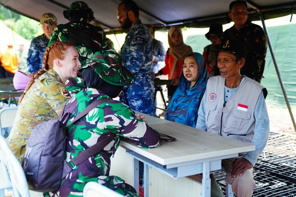 TNI dan ADF Laksanakan Simulasi Evakuasi Warga Terdampak Bencana Dalam FTX Bhakti Kanyini Ausindo 2025 TNI dan ADF Laksanakan Simulasi Evakuasi Warga Terdampak Bencana Dalam FTX Bhakti Kanyini Ausindo 2025