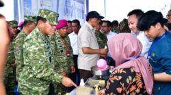 Panglima TNI Dampingi Menhan RI Tinjau Panen Kedelai Garuda Merah Putih di Lampung Utara