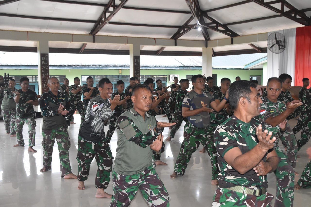 Latih Ketangkasan Prajurit, Kodim 1710/Mimika Gelar Latihan Pencak Silat Militer