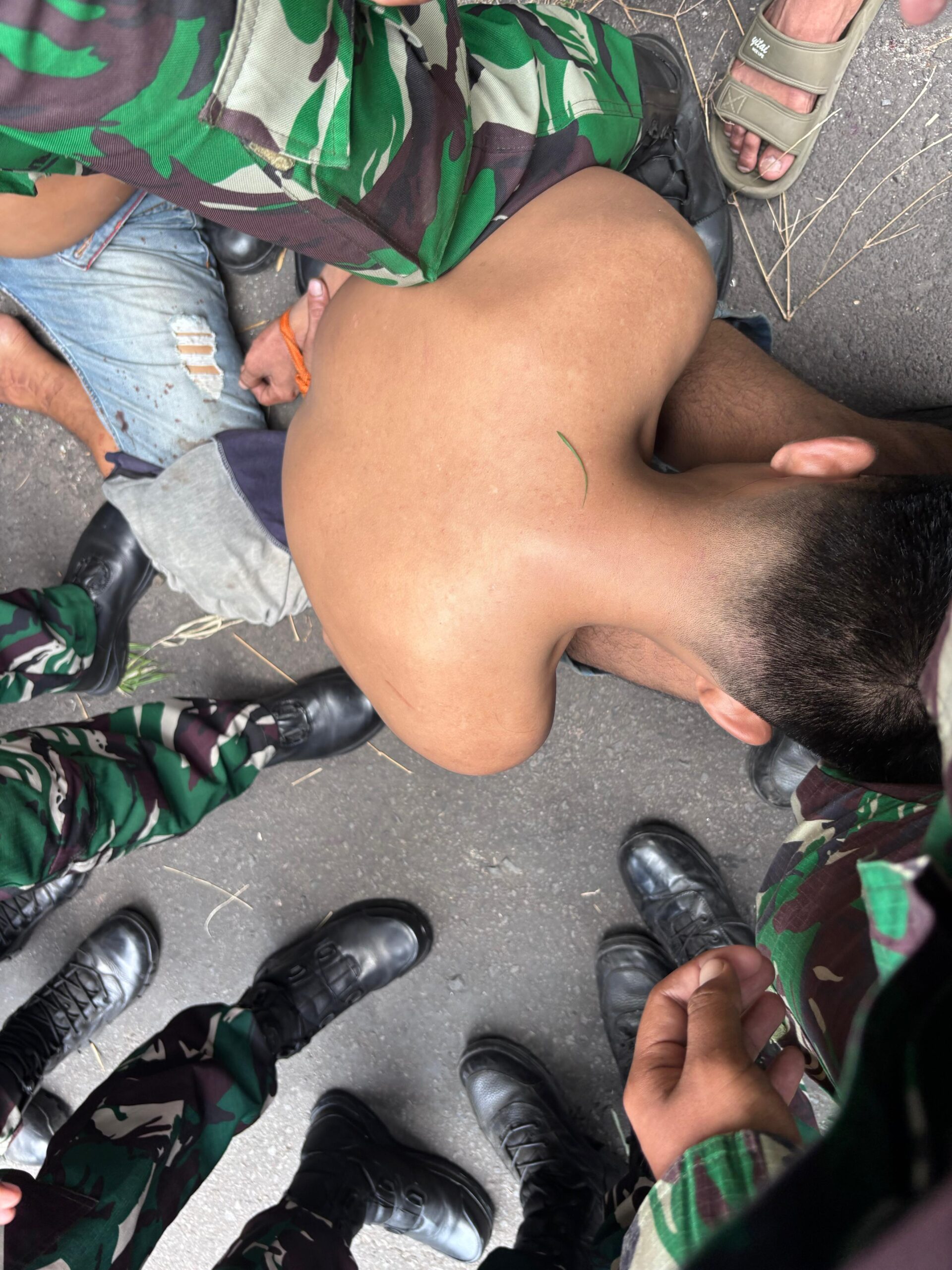 TNI AD Apresiasi Aksi Sigap Prajurit Yonif 848/Spc Amankan Pelaku Begal dan Tabrak Lari di Tol Kebon Jeruk TNI AD Apresiasi Aksi Sigap Prajurit Yonif 848/Spc Amankan Pelaku Begal dan Tabrak Lari di Tol Kebon Jeruk