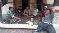Babinsa Kerta Buana Ciptakan Keakraban dengan Warga Binaan Melalui Komsos Babinsa Kerta Buana Ciptakan Keakraban dengan Warga Binaan Melalui Komsos