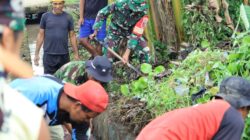 Peduli Lingkungan, Koramil 1505-04/Oba Bersama Masyarakat Bersihkan Selokan