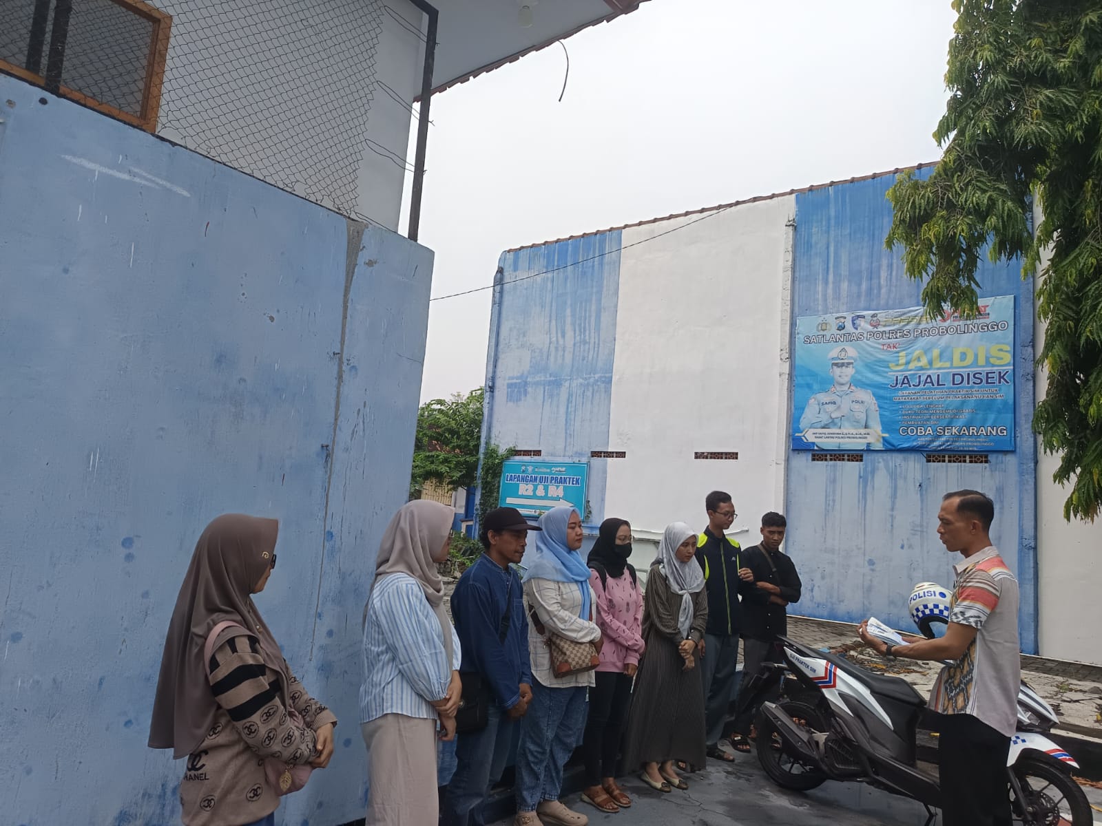 Berikan Pemahaman dan Panduan tata cara ujian Praktek SIM Roda 2 Dan roda 4