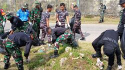 Sambut Bulan Kasih Natal, Kodim 1710/Mimika Gelar Karya Bakti Bersihkan Lingkungan Pasar