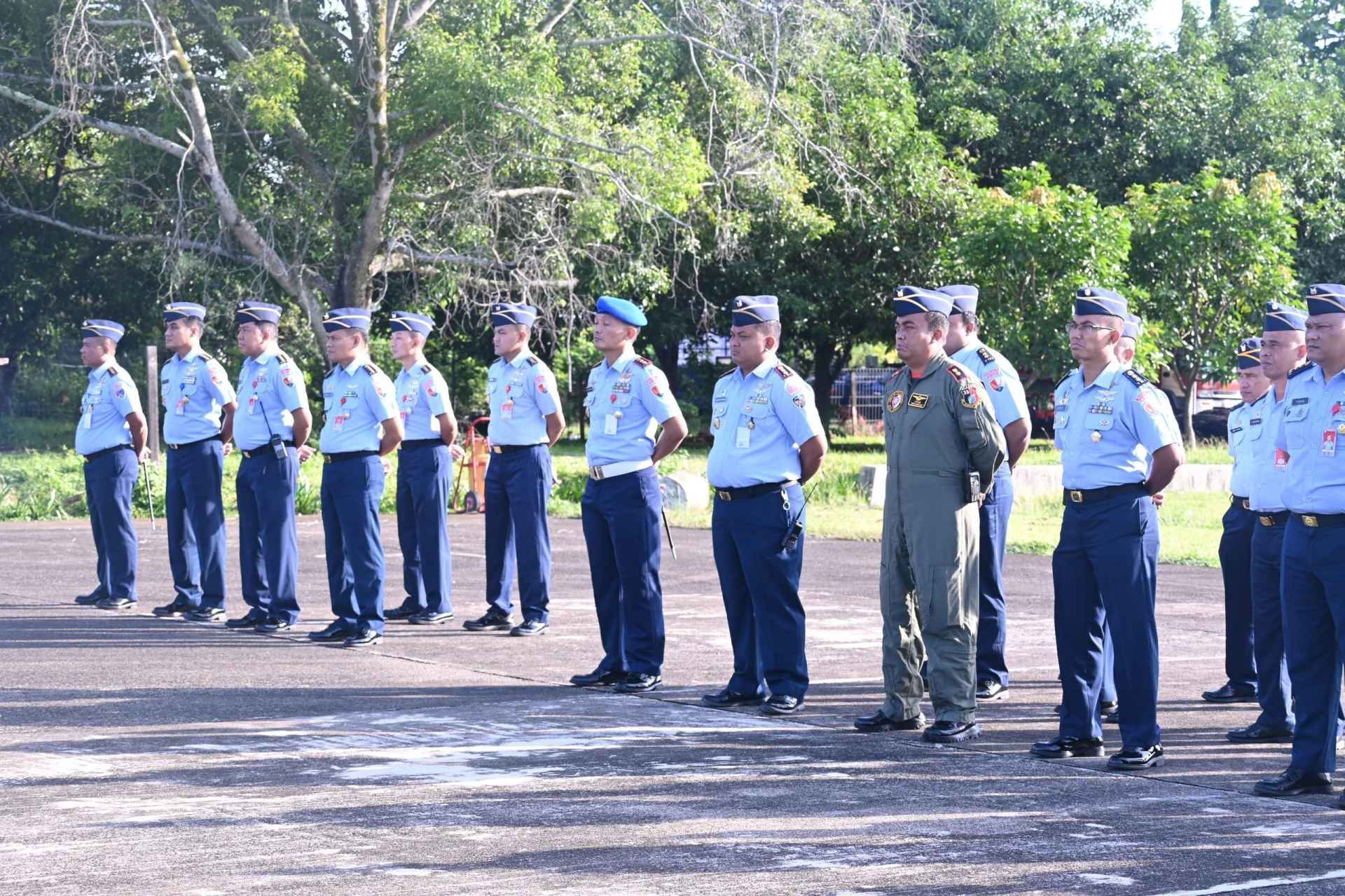 Pimpin Apel Pagi, Danlanud Sultan Hasanuddin Tekankan Integritas dan Kesiapan Personel Menghadapi Tantangan Ke Depan