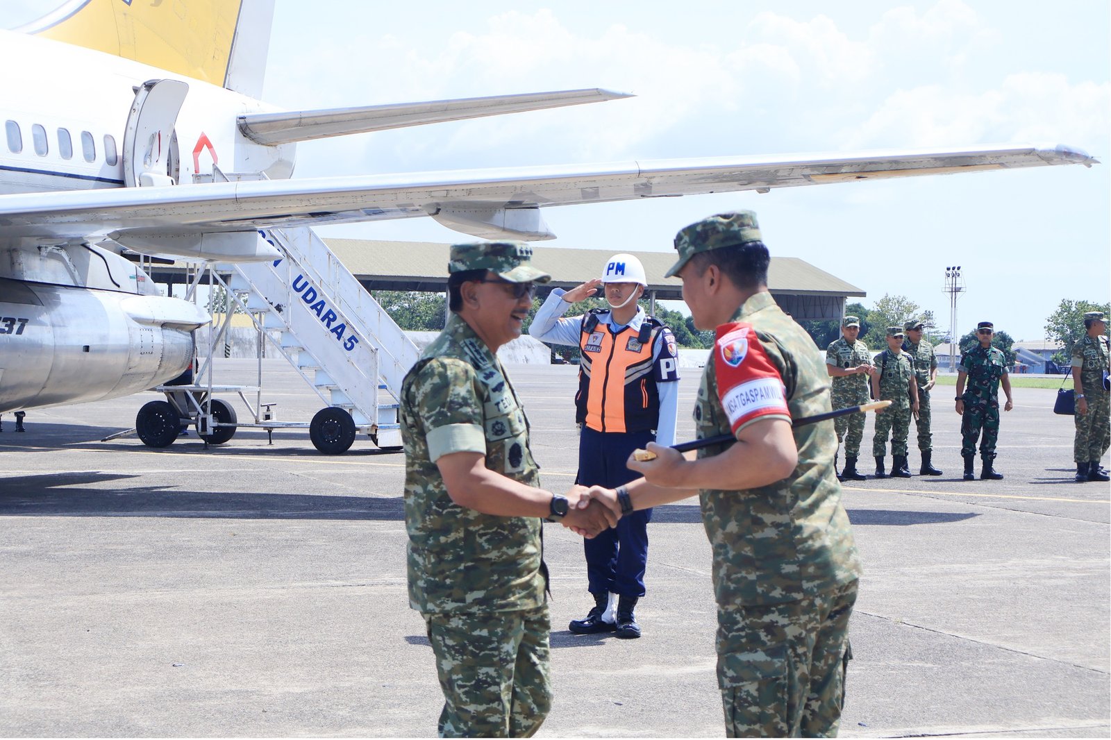 Danlanud Sultan Hasanuddin Sambut Kunjungan Kerja Wakasau Ke Sulsel Danlanud Sultan Hasanuddin Sambut Kunjungan Kerja Wakasau Ke Sulsel