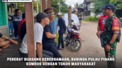 Pererat Suasana Kebersamaan, Babinsa Pulau Pinang Komsos Dengan Tokoh Masyarakat