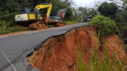TNI Kerahkan Alat Berat Tembus Longsor, Puluhan Kilometer Akses Warga Tapteng Kembali Terbuka