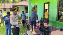 Kapolres Maybrat Salurkan Bansos untuk Warga Kampung Imsun Jelang Perayaan Natal