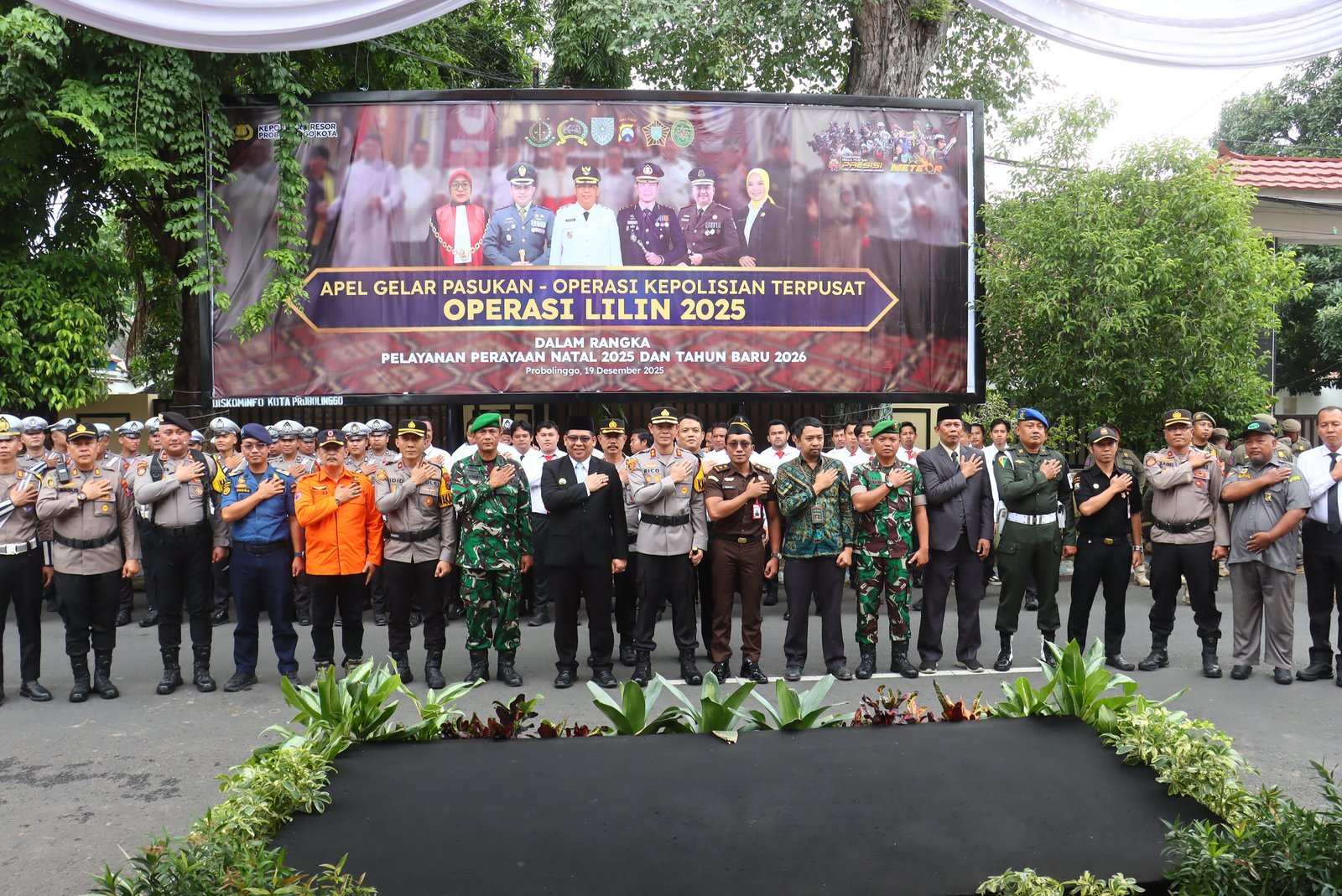 Polres Probolinggo Kota Gelar Apel Operasi Lilin 2025 Jelang Natal dan Tahun Baru