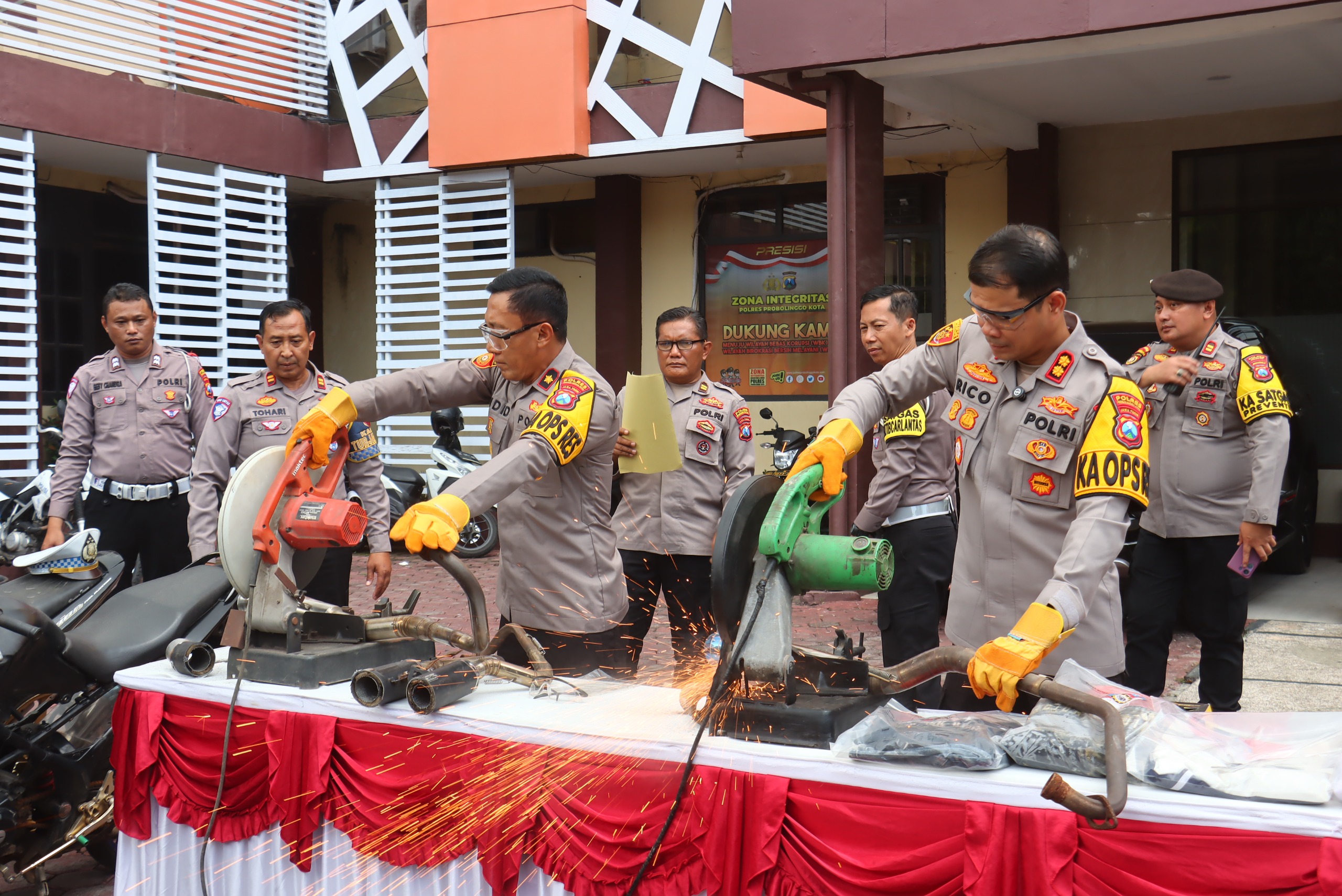 Rilis Akhir Tahun 2025 Kasus Narkoba Turun, Laka Lantas Menyusut, Polres Probolinggo Kota Ungkap Kinerja Sepanjang Tahun