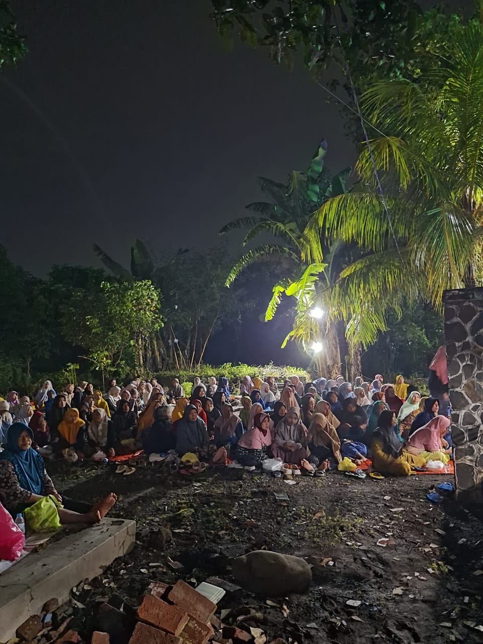 Pengajian Umum Di Malam Pergantian Tahun Baru Dalam Rangka Isro'Mi'ron